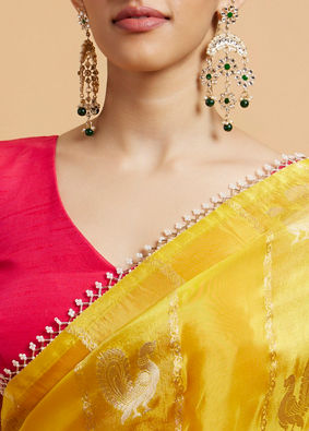 alt message - Mohey Women Effulgent Mustard Satin Saree image number 3