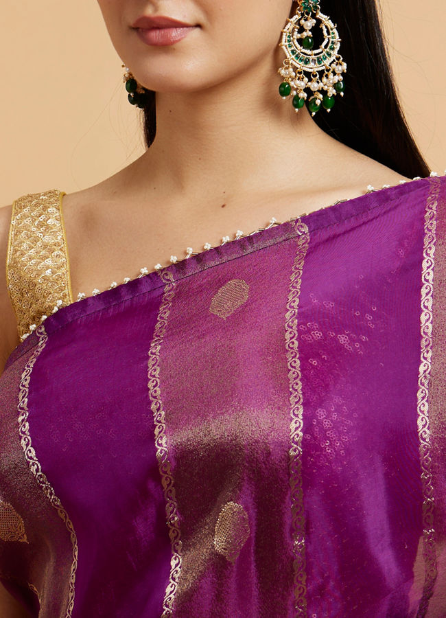 alt message - Mohey Women Royal Purple Buta & Striped Patterned Saree with Gota Patti Work image number 3