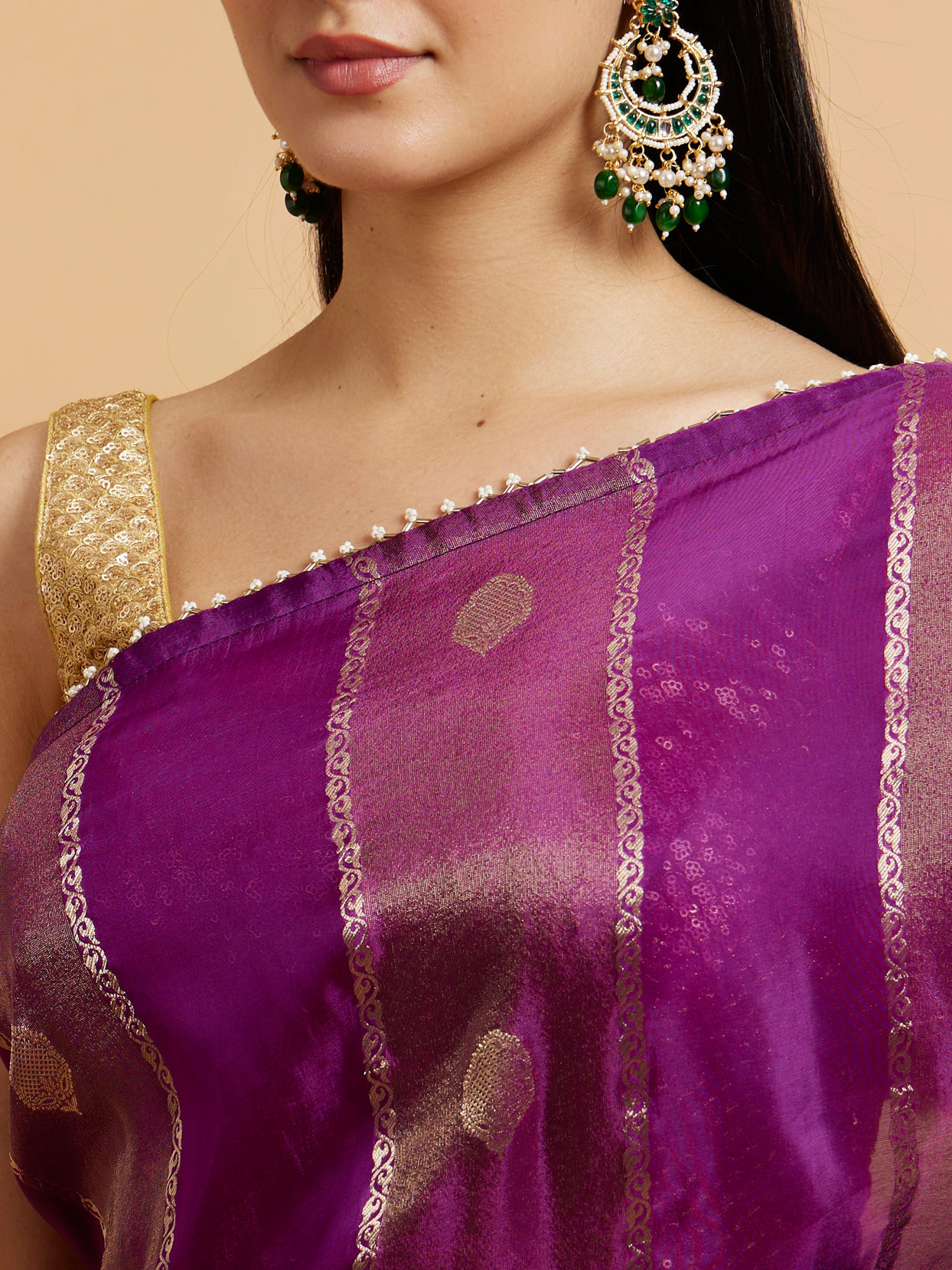 alt message - Mohey Women Royal Purple Buta & Striped Patterned Saree with Gota Patti Work image number 3