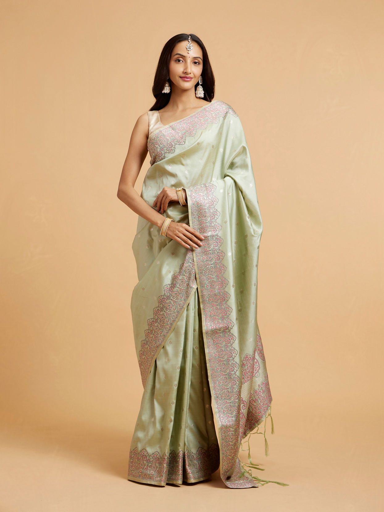 alt message - Mohey Women Pista Green Elegance Saree image number 0