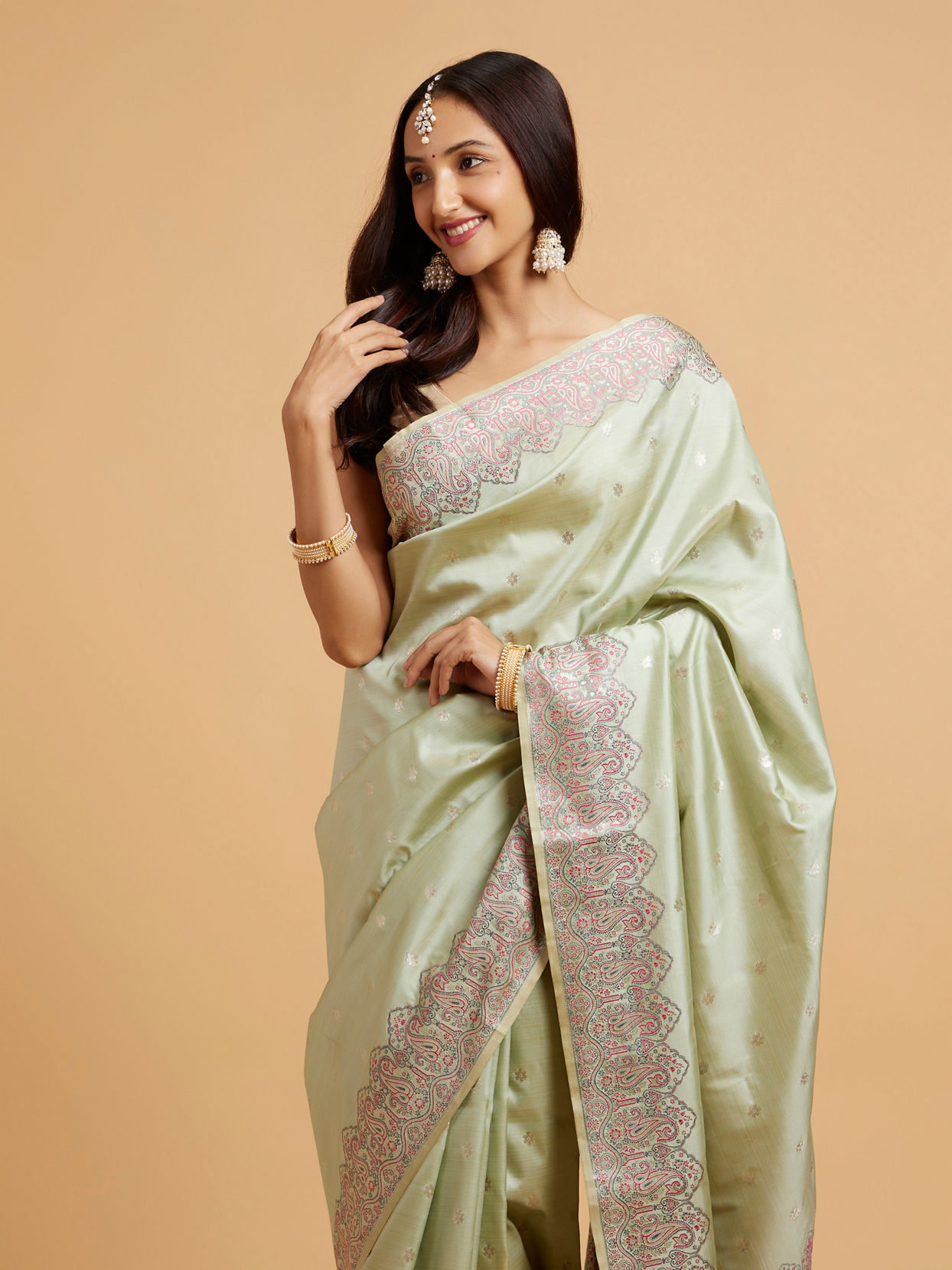 alt message - Mohey Women Pista Green Elegance Saree image number 1