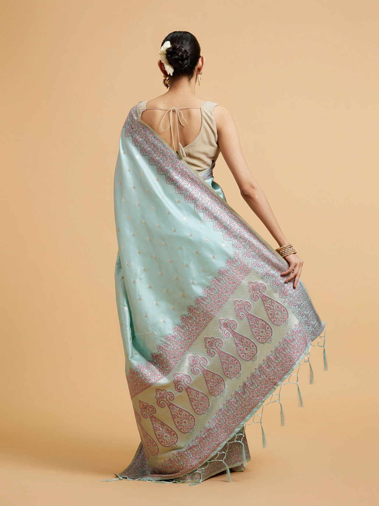 Mohey Women Powder Blue Floral Buta Patterned Saree with Paisley Border