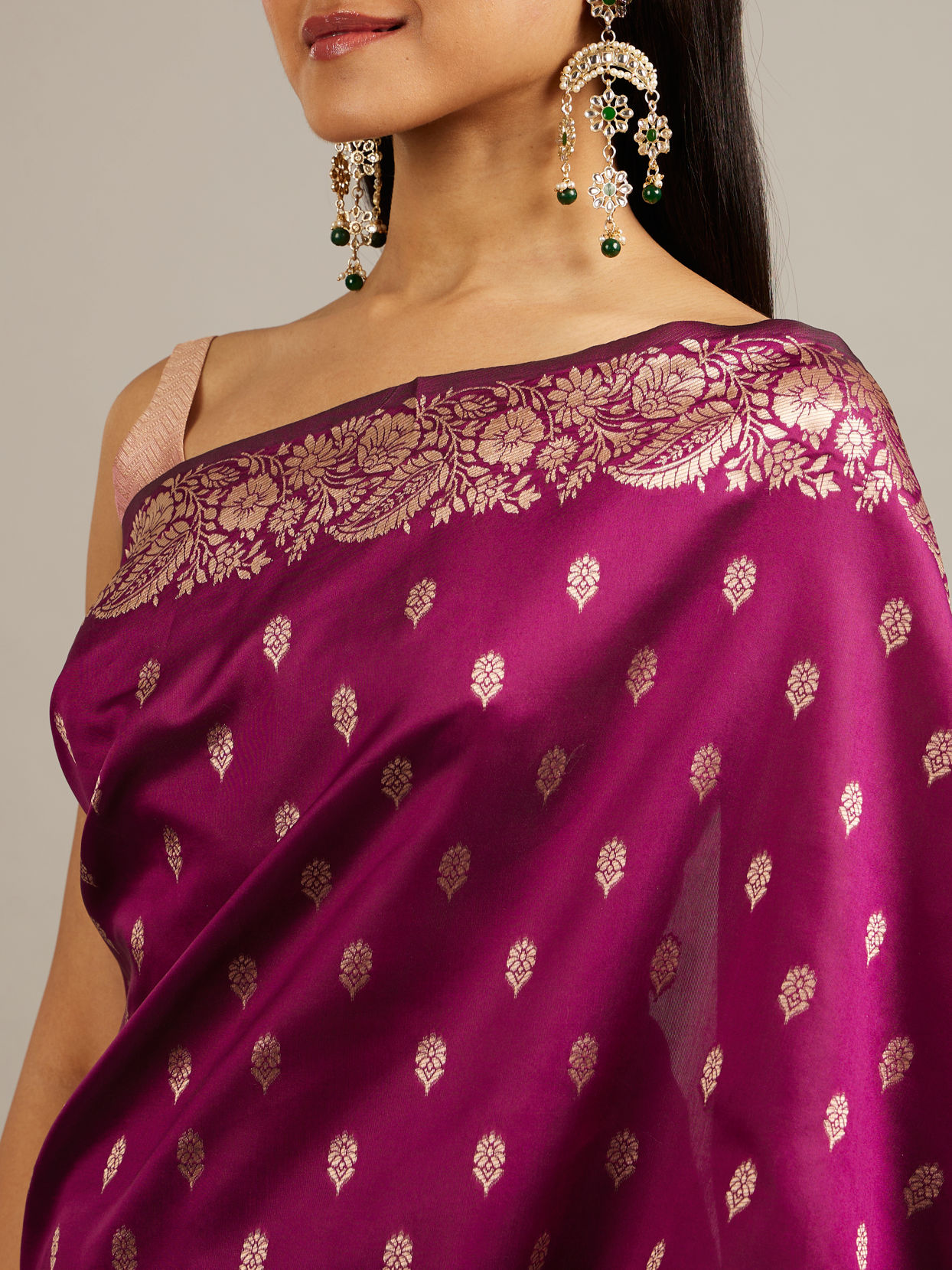 Mohey Women Wine Red Floral Buta Jaal Patterned Saree with Bel Buti Borders