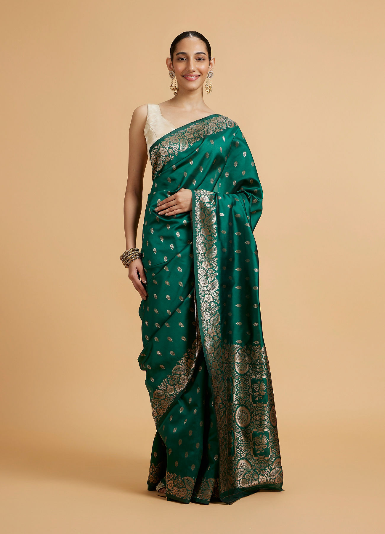 Mohey Women Bottle Green Floral Buta Patterned Saree with Intricate borders