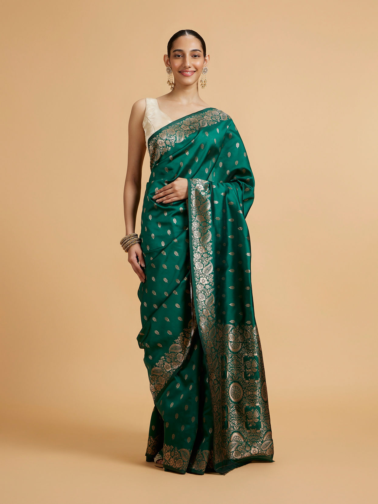Mohey Women Bottle Green Floral Buta Patterned Saree with Intricate borders