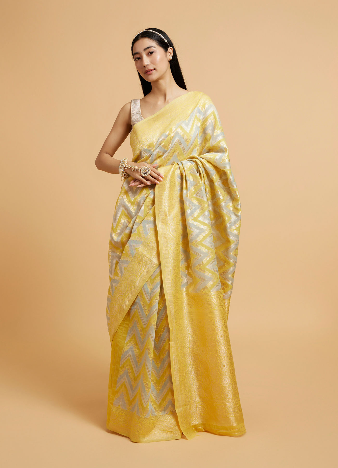 Mohey Women Sunshine Yellow Chevron Patterned Saree with Intricate Borders