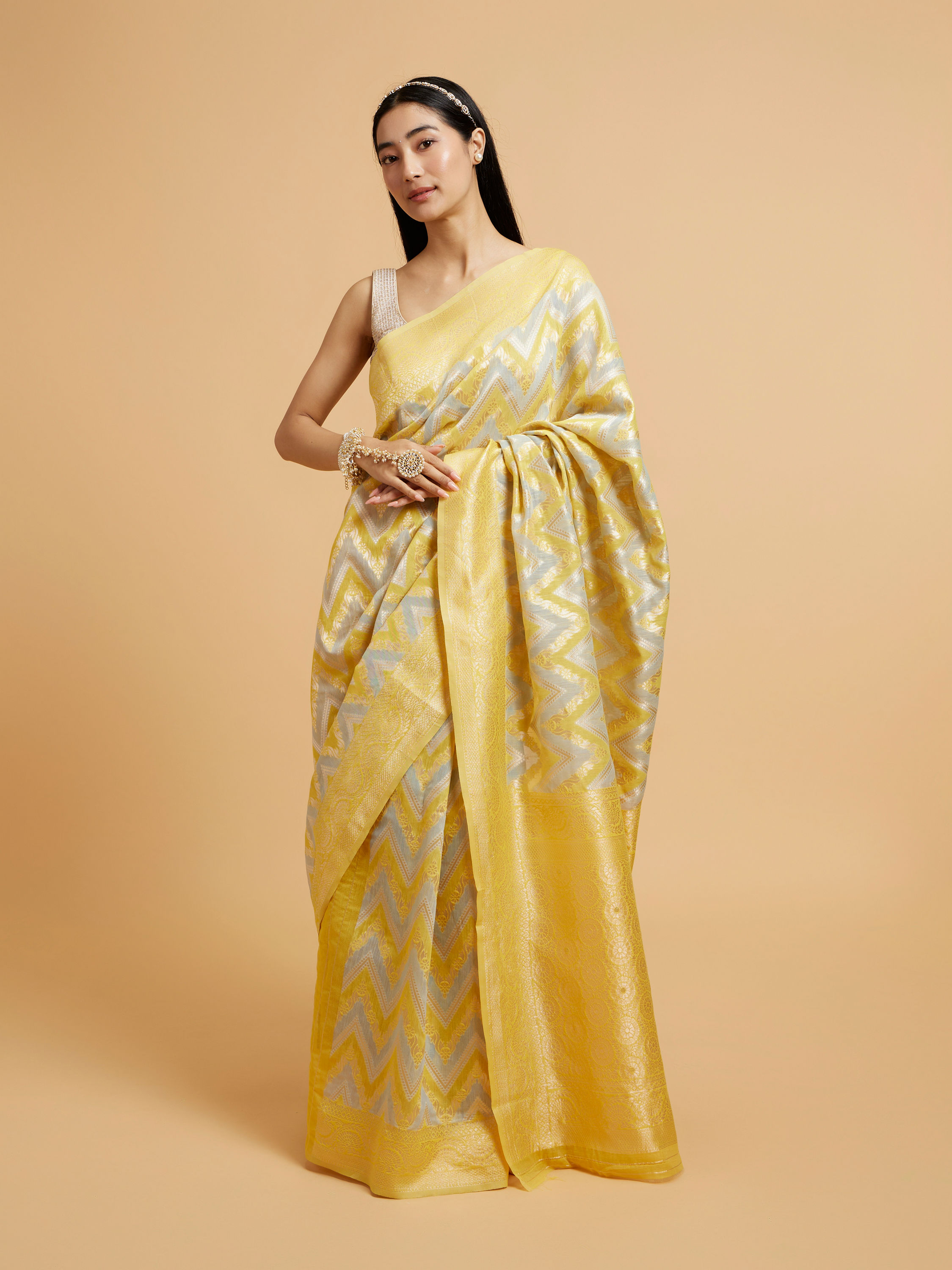 Mohey Women Sunshine Yellow Chevron Patterned Saree with Intricate Borders