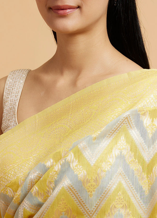 Mohey Women Sunshine Yellow Chevron Patterned Saree with Intricate Borders