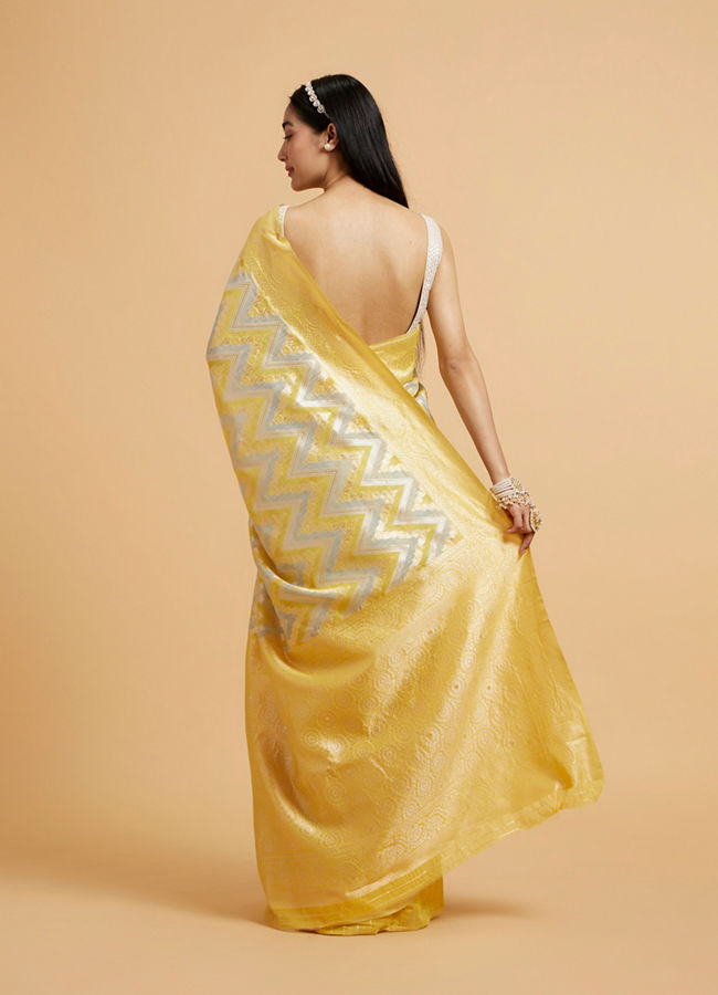 Mohey Women Sunshine Yellow Chevron Patterned Saree with Intricate Borders