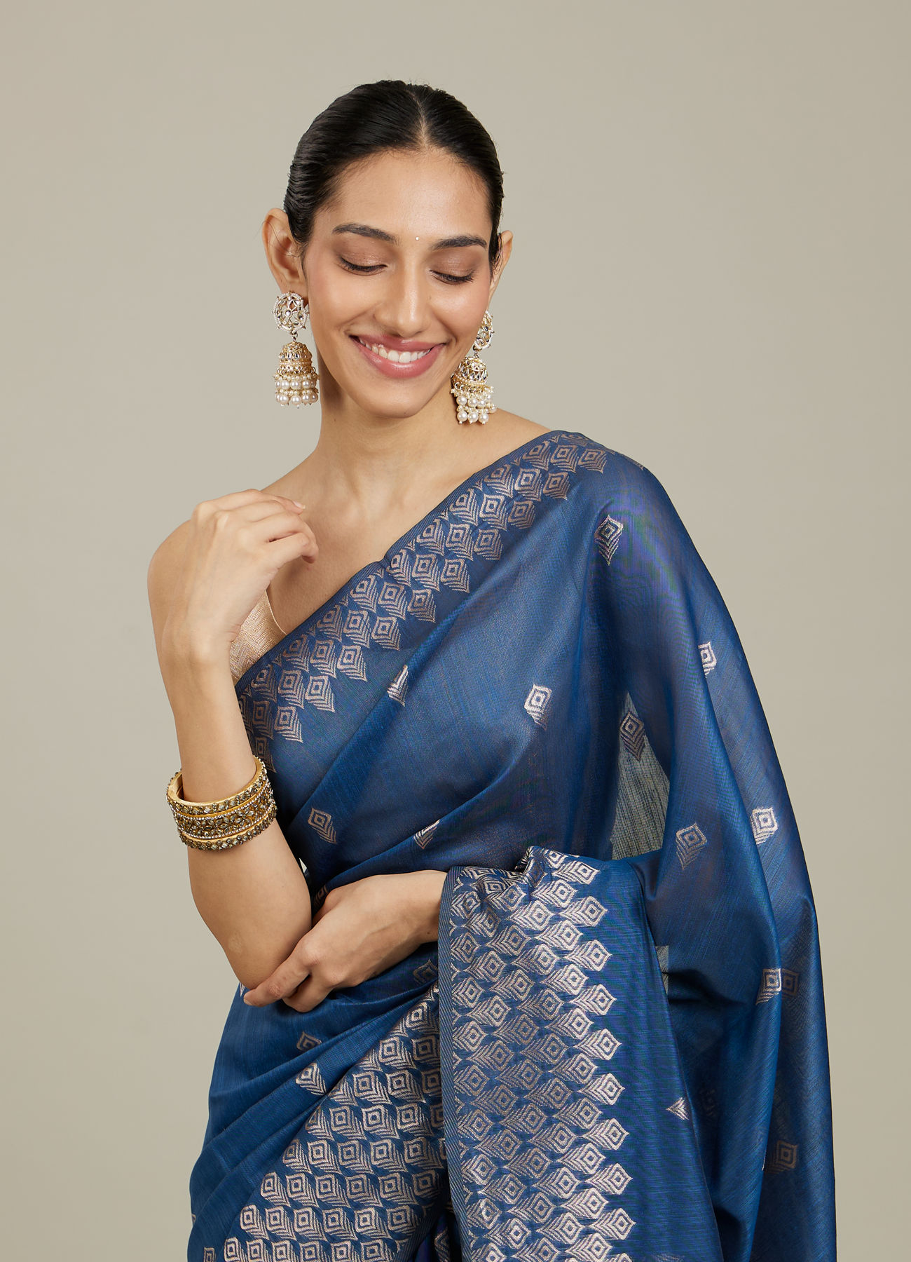 Mohey Women Indigo Blue Saree with Geometric Motifs and Floral Motifs on Border