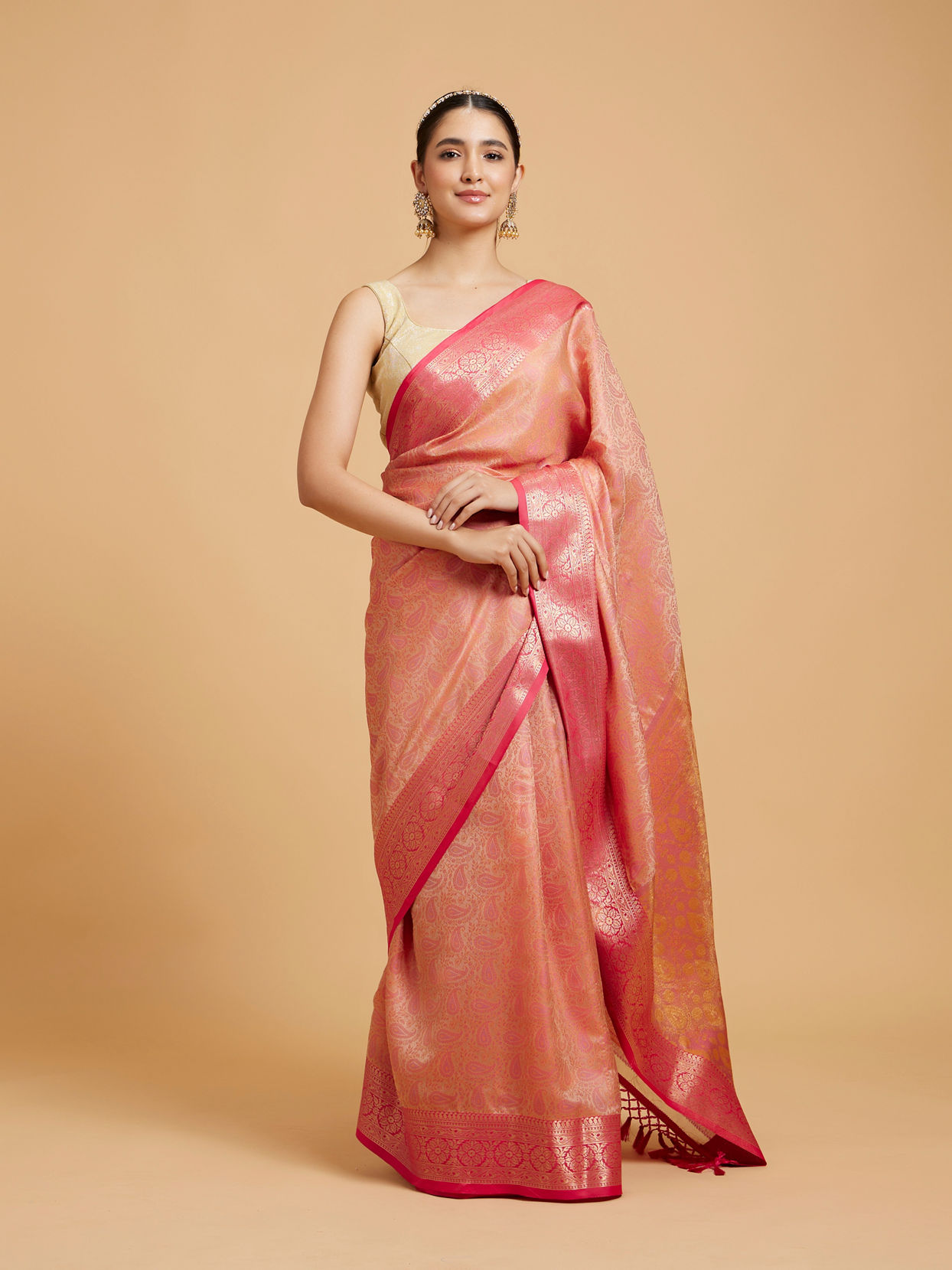 alt message - Mohey Women Elegant Pink Saree image number 0