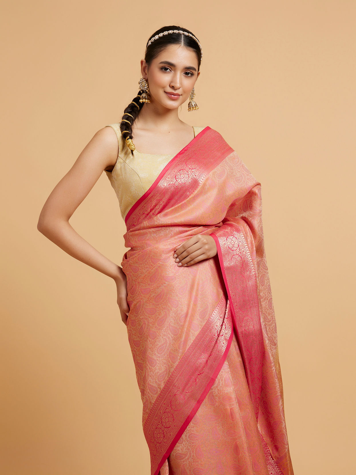 alt message - Mohey Women Elegant Pink Saree image number 1