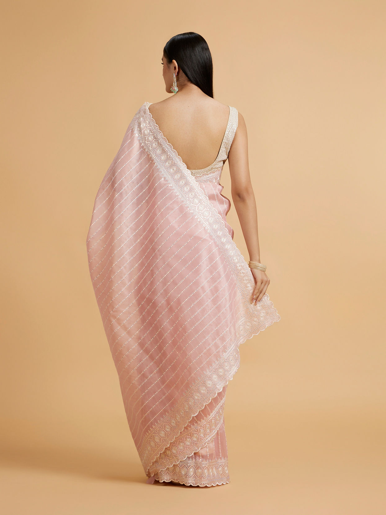 Mohey Women Pink Elegance Saree image number 4