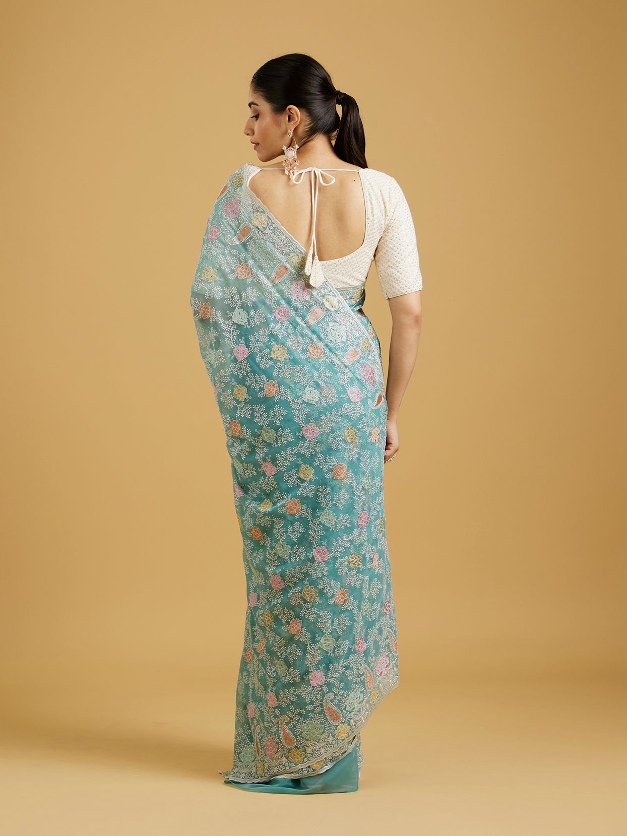 Mohey Women Chic Light Blue Organza Saree