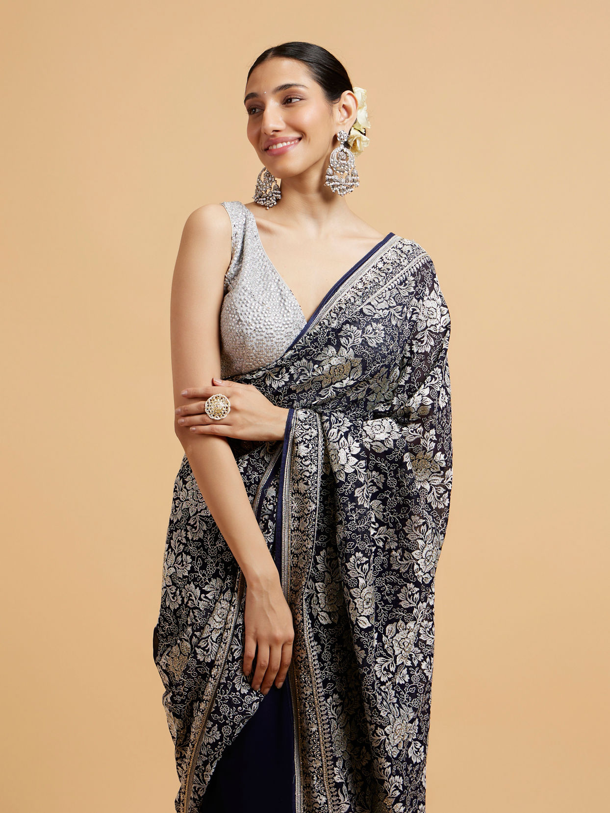Mohey Women Indigo Blue Floral Patterned Saree with Sequin Work