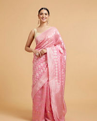 Mohey Women Barbie Pink Ogee Patterned Saree with Bel Patterned Borders