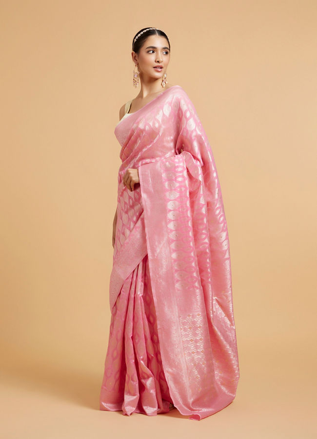 Mohey Women Barbie Pink Ogee Patterned Saree with Bel Patterned Borders image number 2