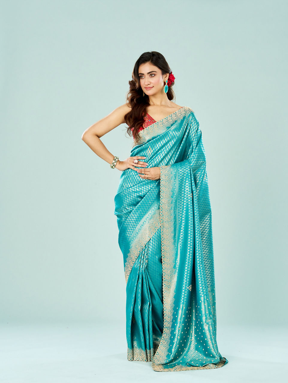 Mohey Women Regal Rama Green Saree