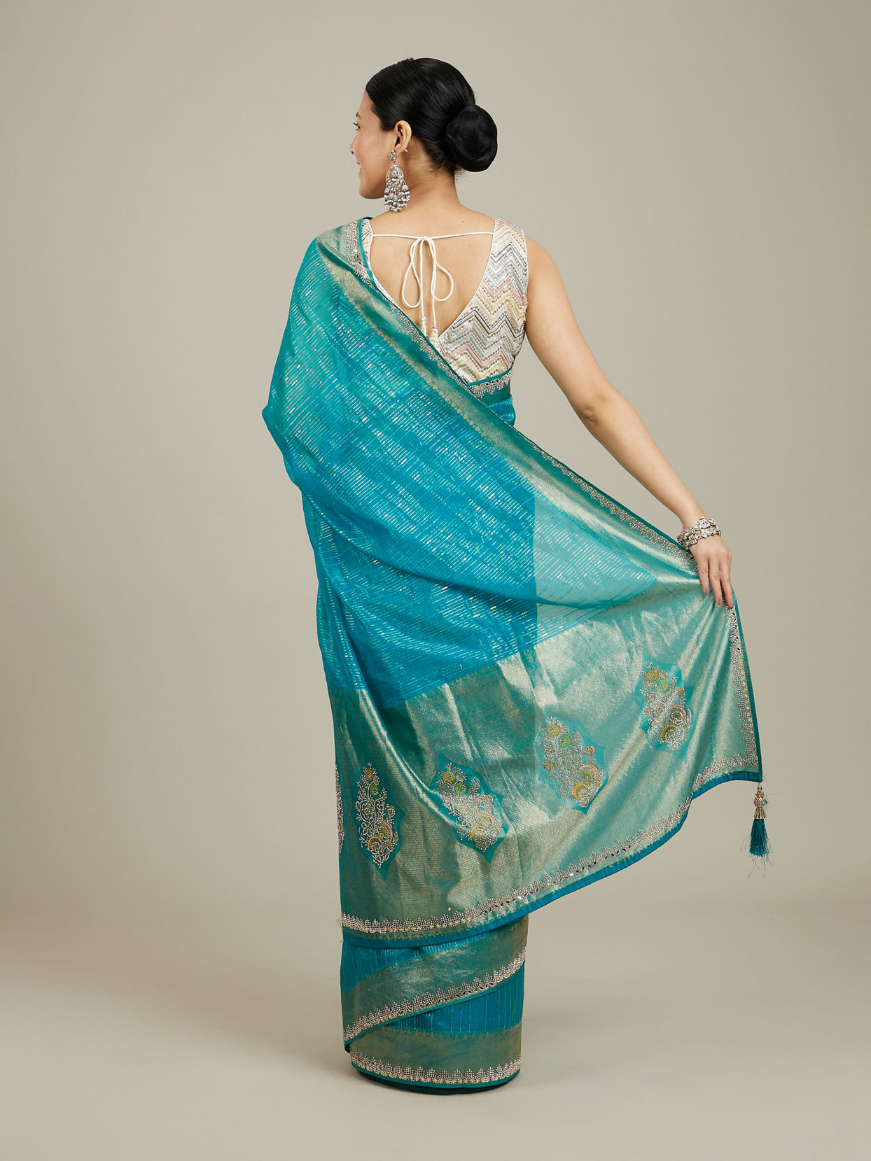 Mohey Women Blue Elegance Saree
