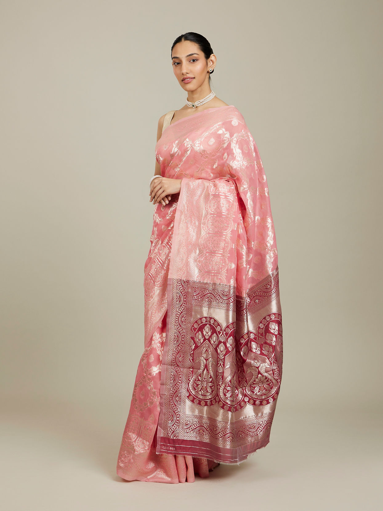 Mohey Women Pink Silk Extravagance Saree