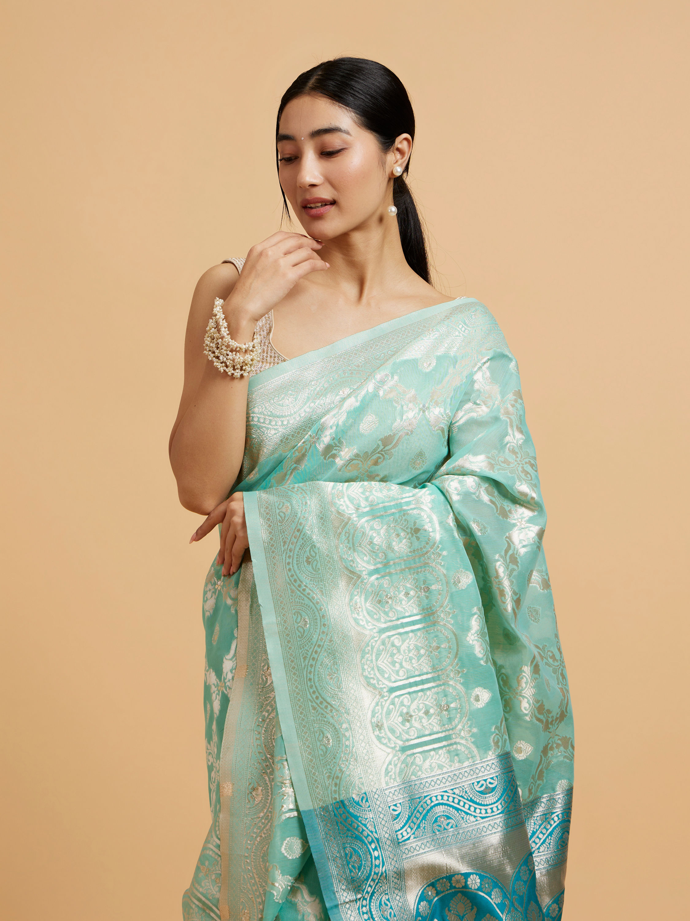 Mohey Women Emerald Elegance Saree