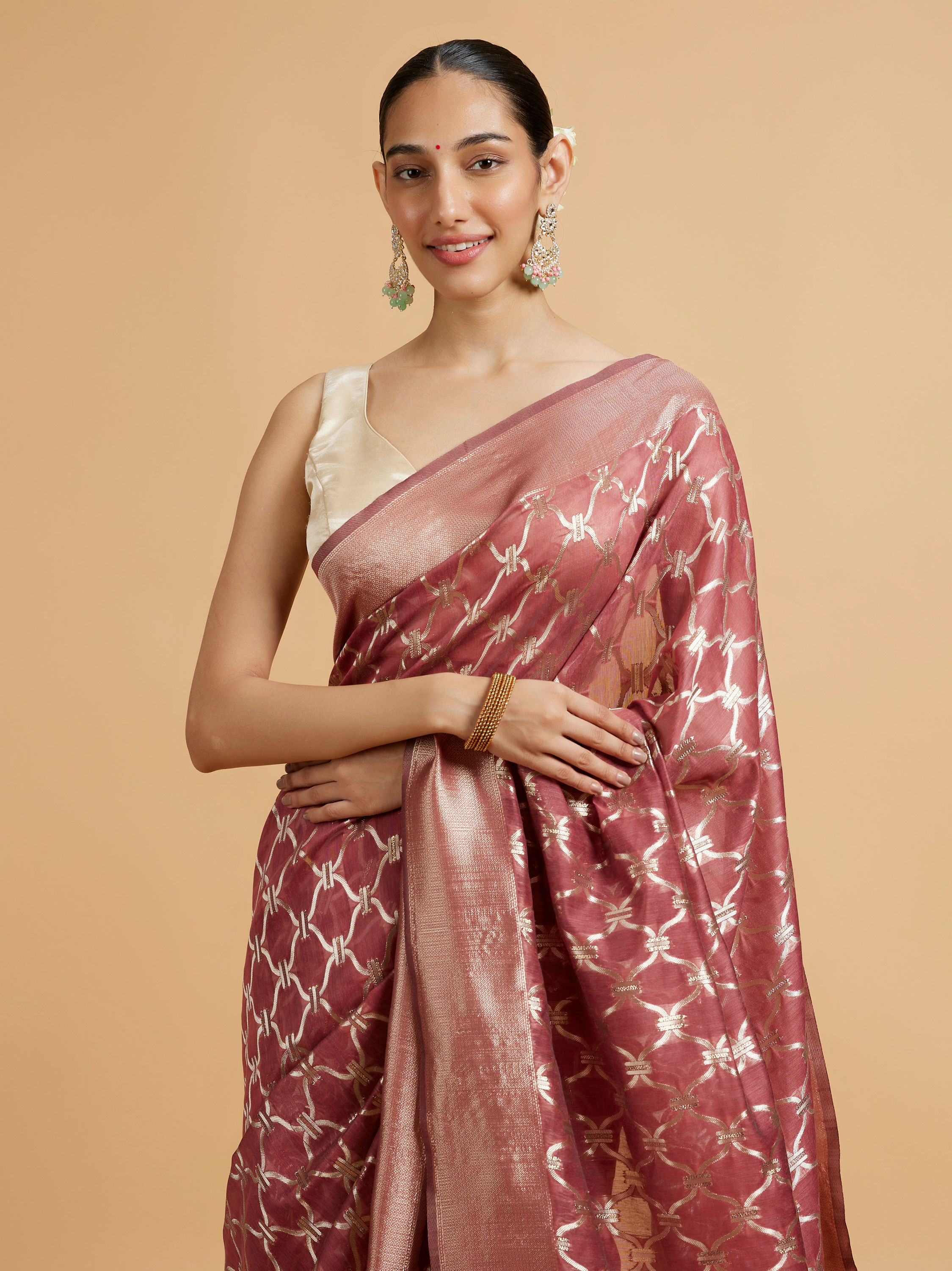 Mohey Women Dusty Pink Elegance Saree