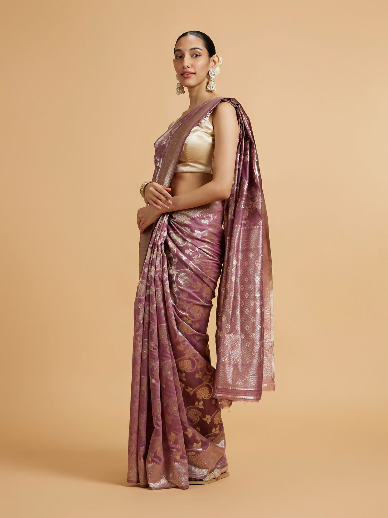 Mohey Women Purple Elegance Saree