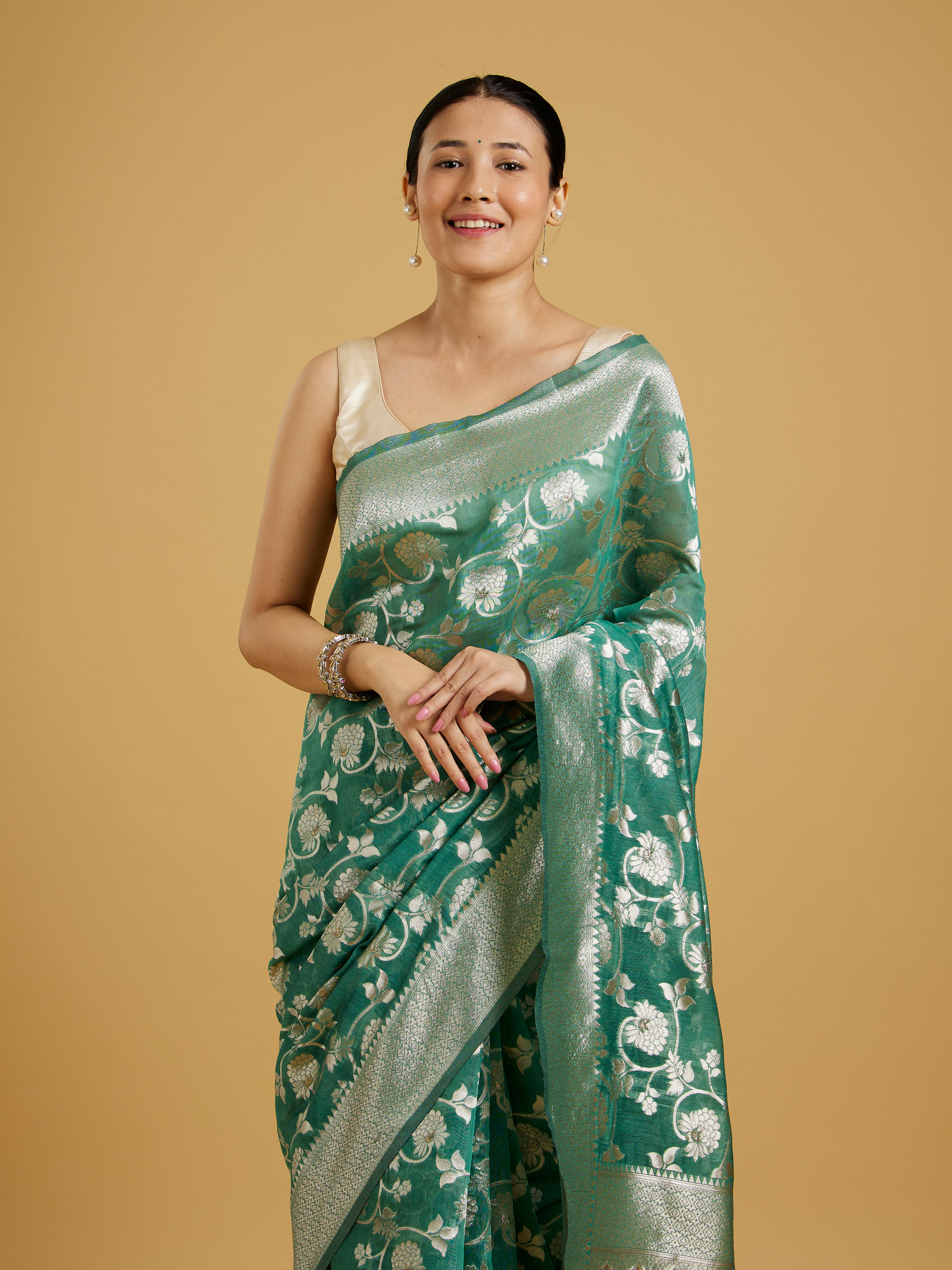 Mohey Women Sea Green Symphony Saree