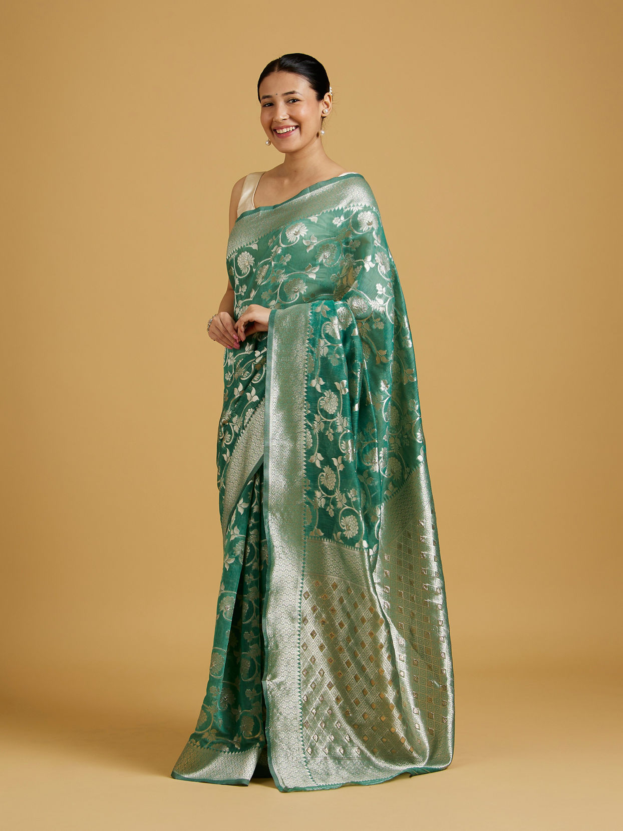 Mohey Women Sea Green Symphony Saree