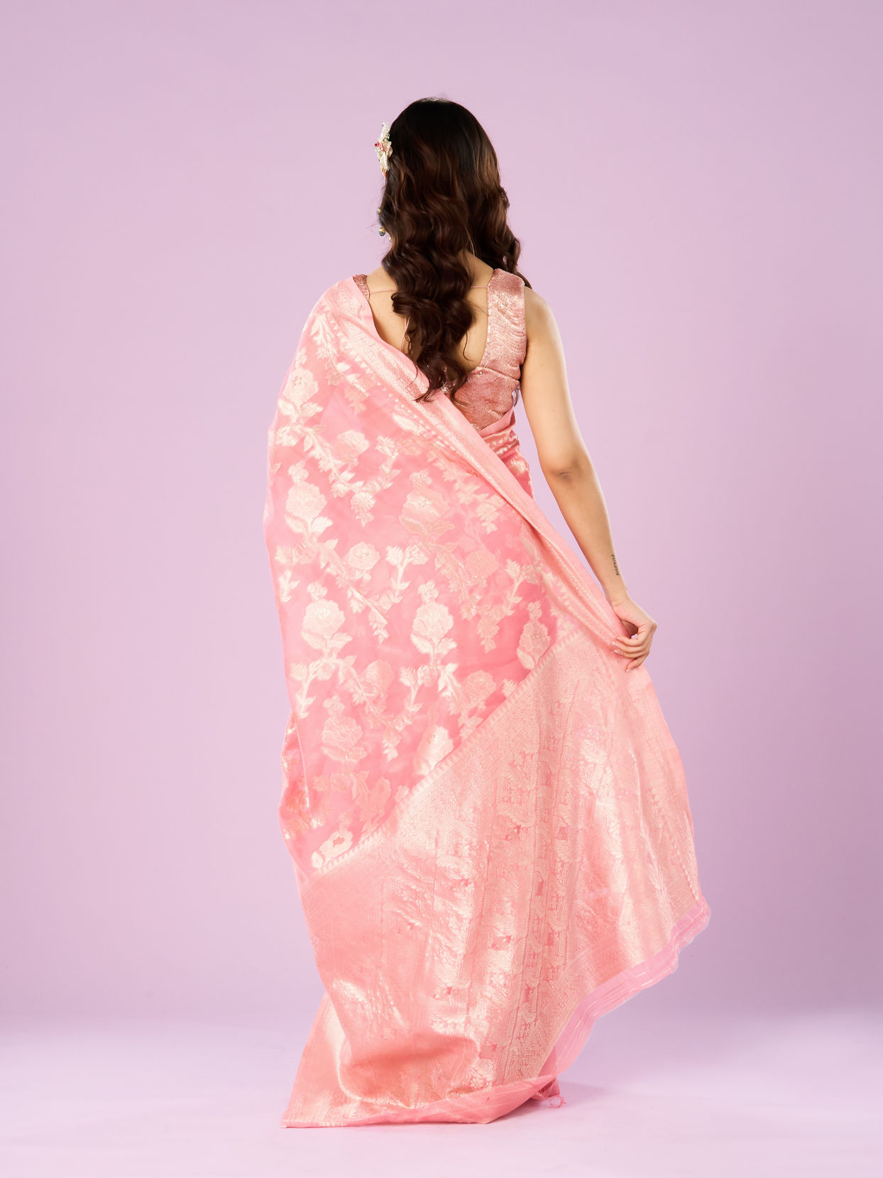 Mohey Women Pink Festive Elegance Saree