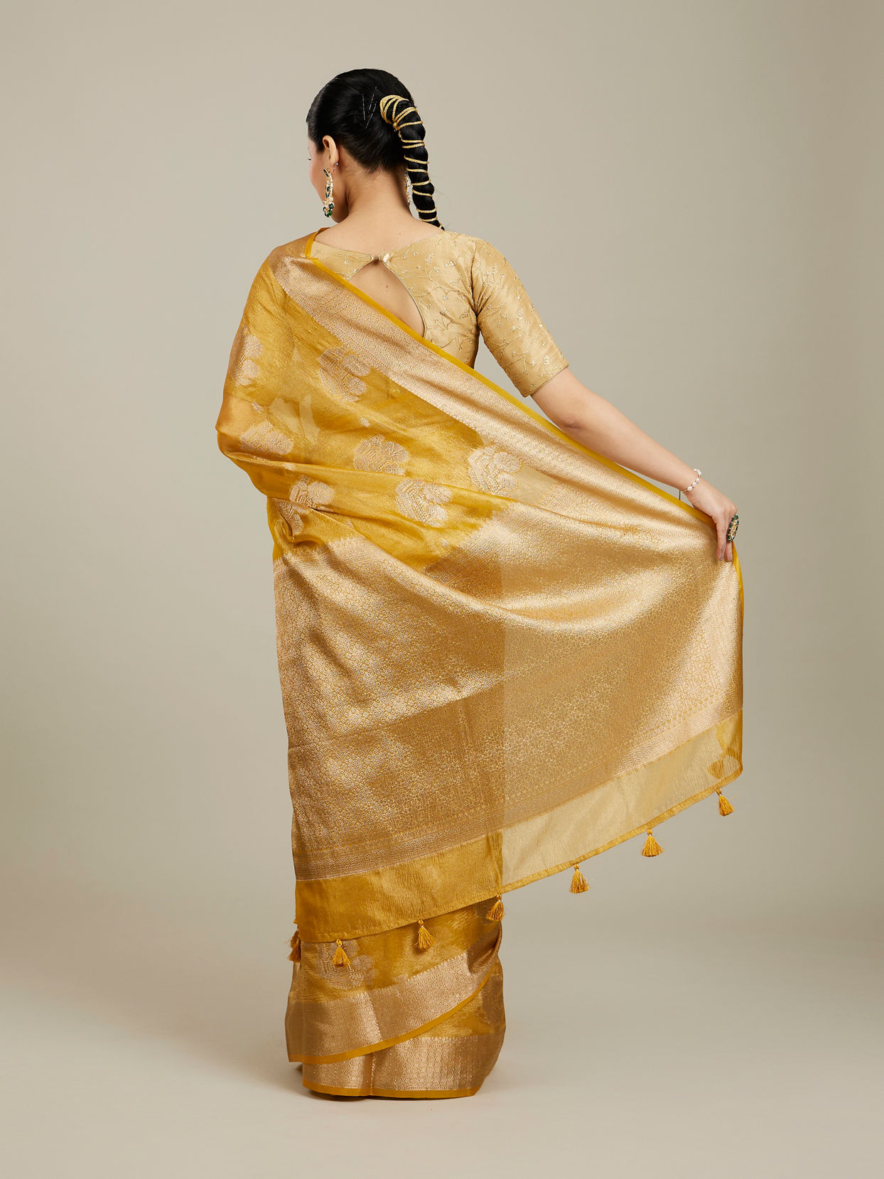 Mohey Women Mustard Yellow Enchantress Saree