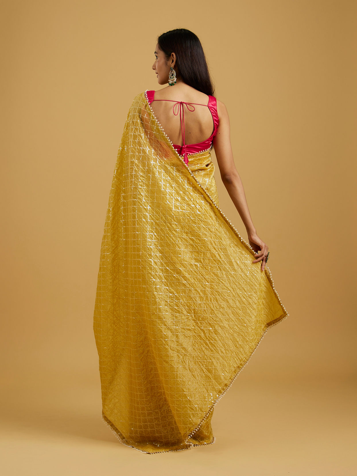 Mohey Women Glowing Sunshine Yellow Organza Saree image number 4