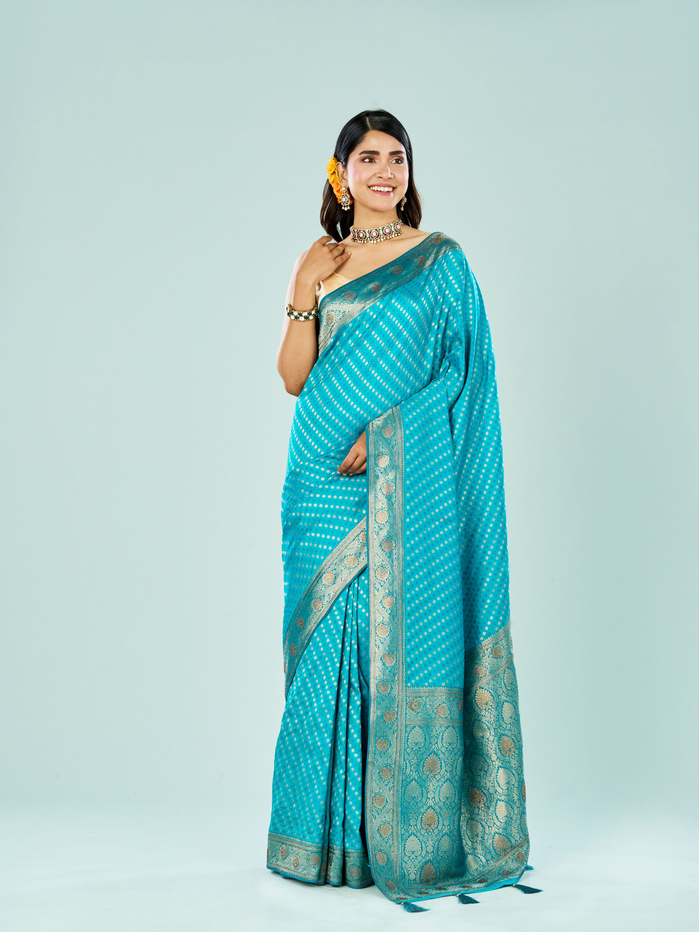 Mohey Women Sapphire Glow Traditional Saree