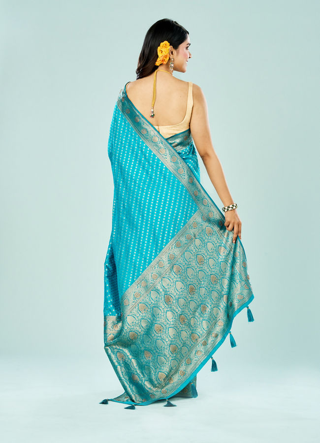 Mohey Women Sapphire Glow Traditional Saree