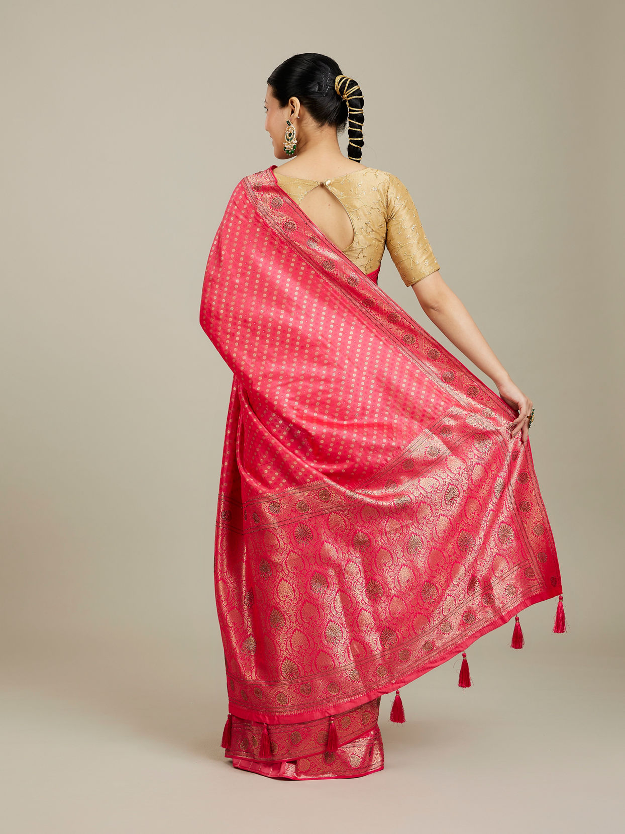 Mohey Women Pink Festive Charm Saree