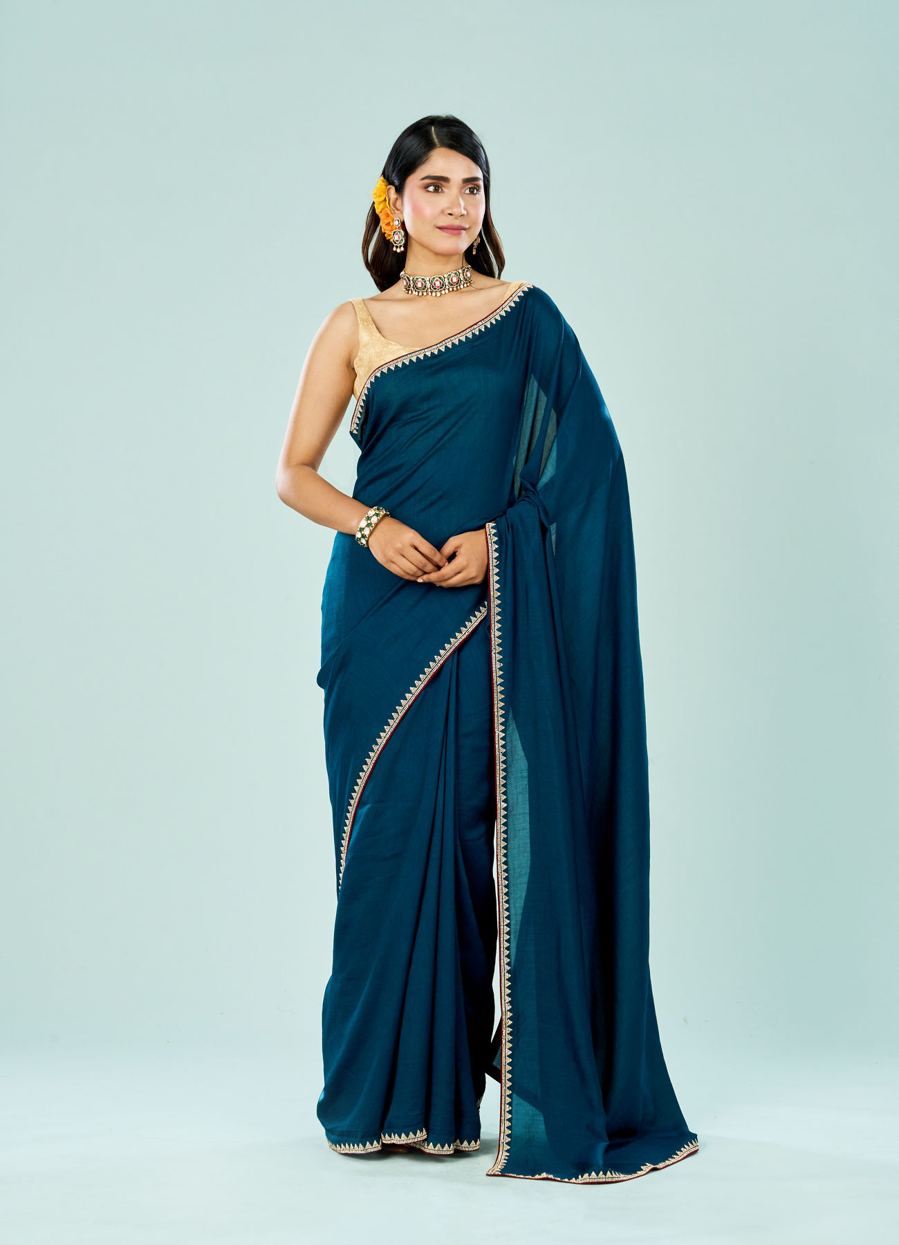 Mohey Women Elegant Blue Saree