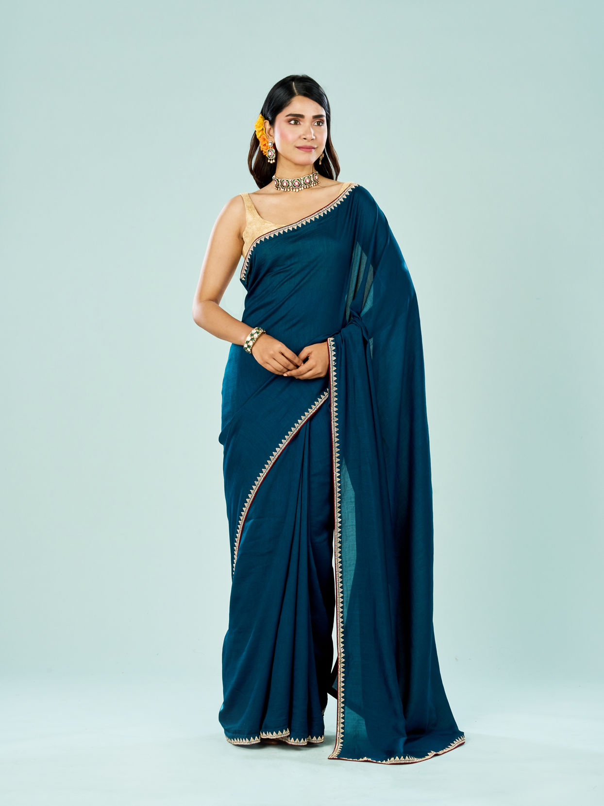 Mohey Women Elegant Blue Saree