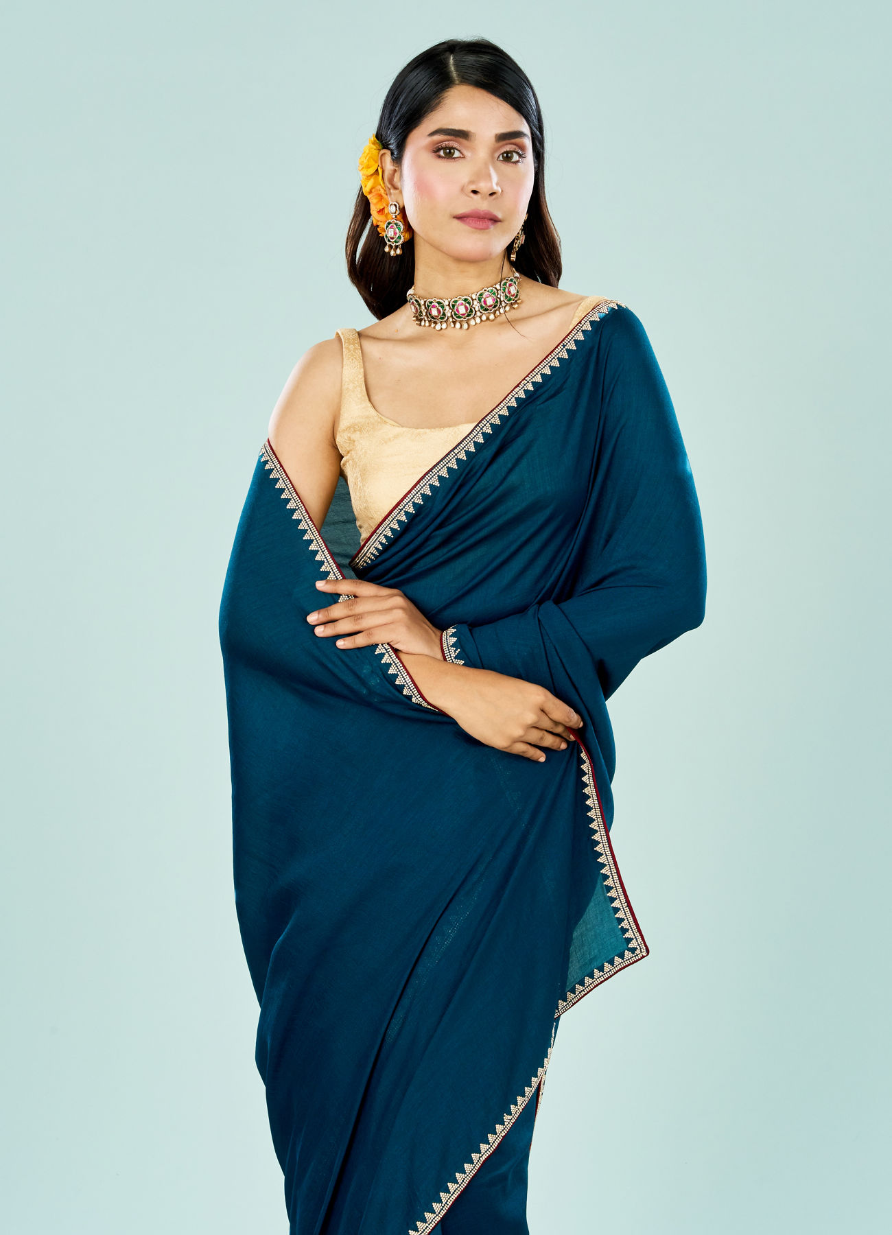 Mohey Women Elegant Blue Saree