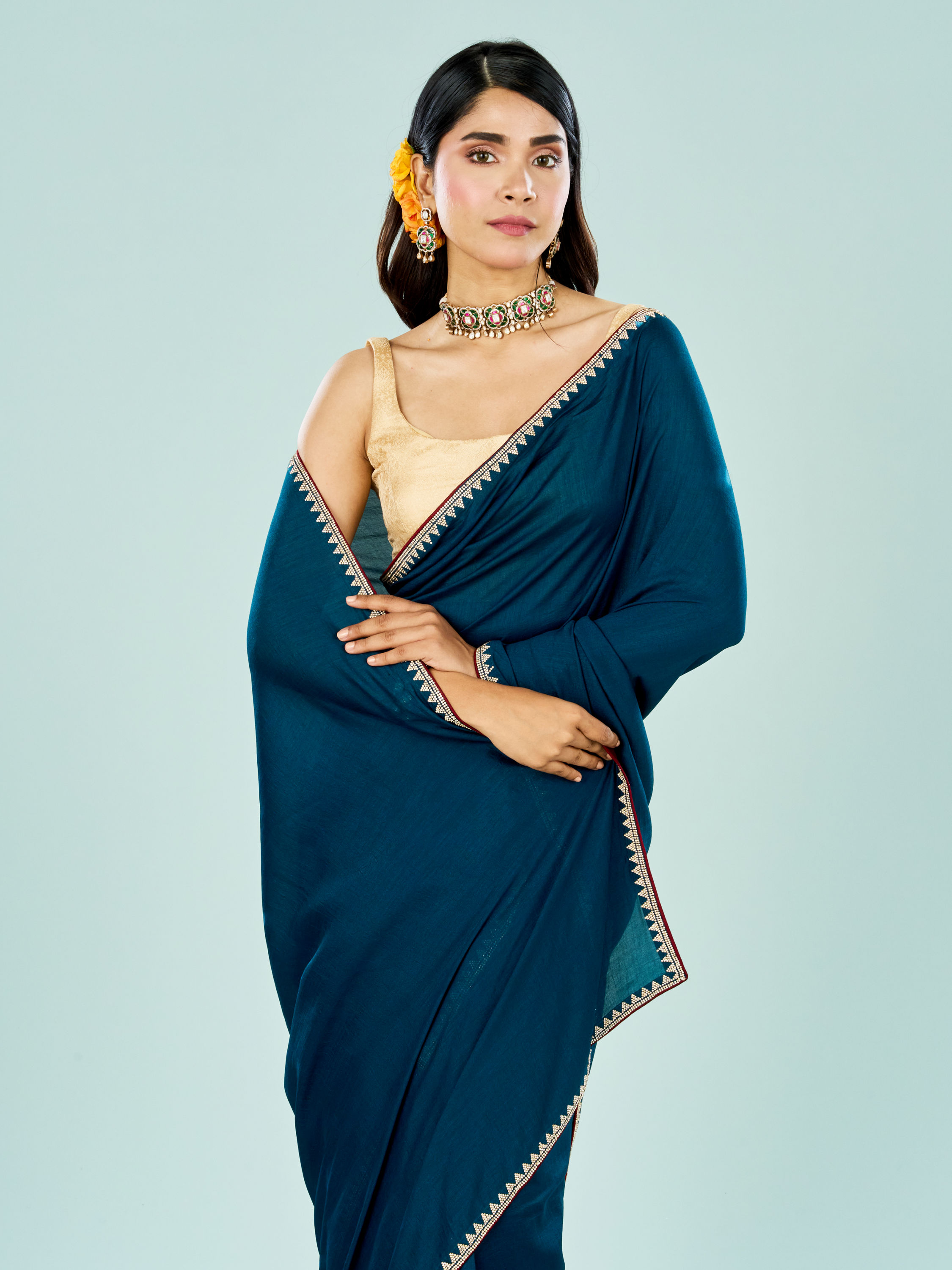 Mohey Women Elegant Blue Saree