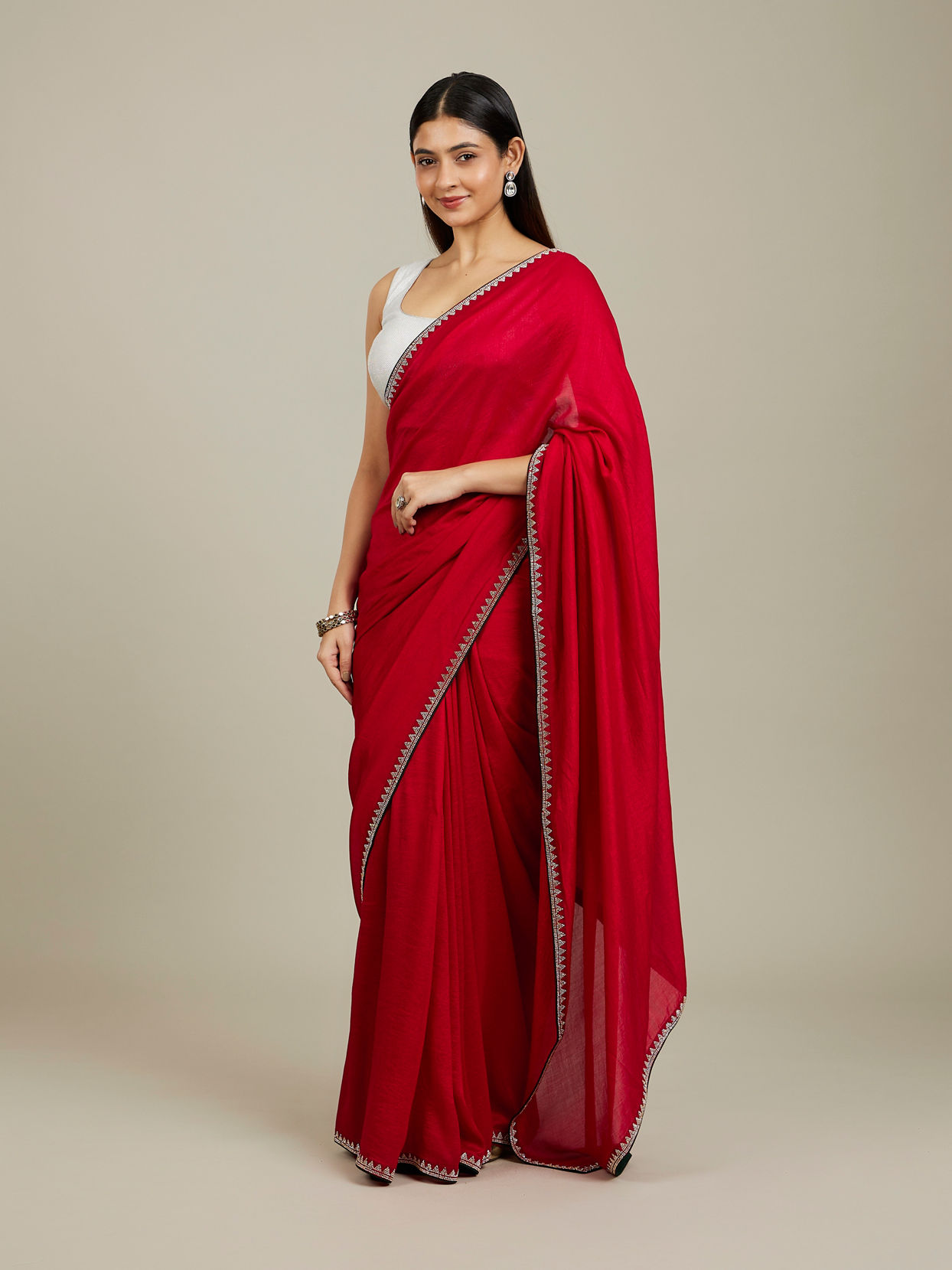 Mohey Women Red Radiance Silk Saree image number 2