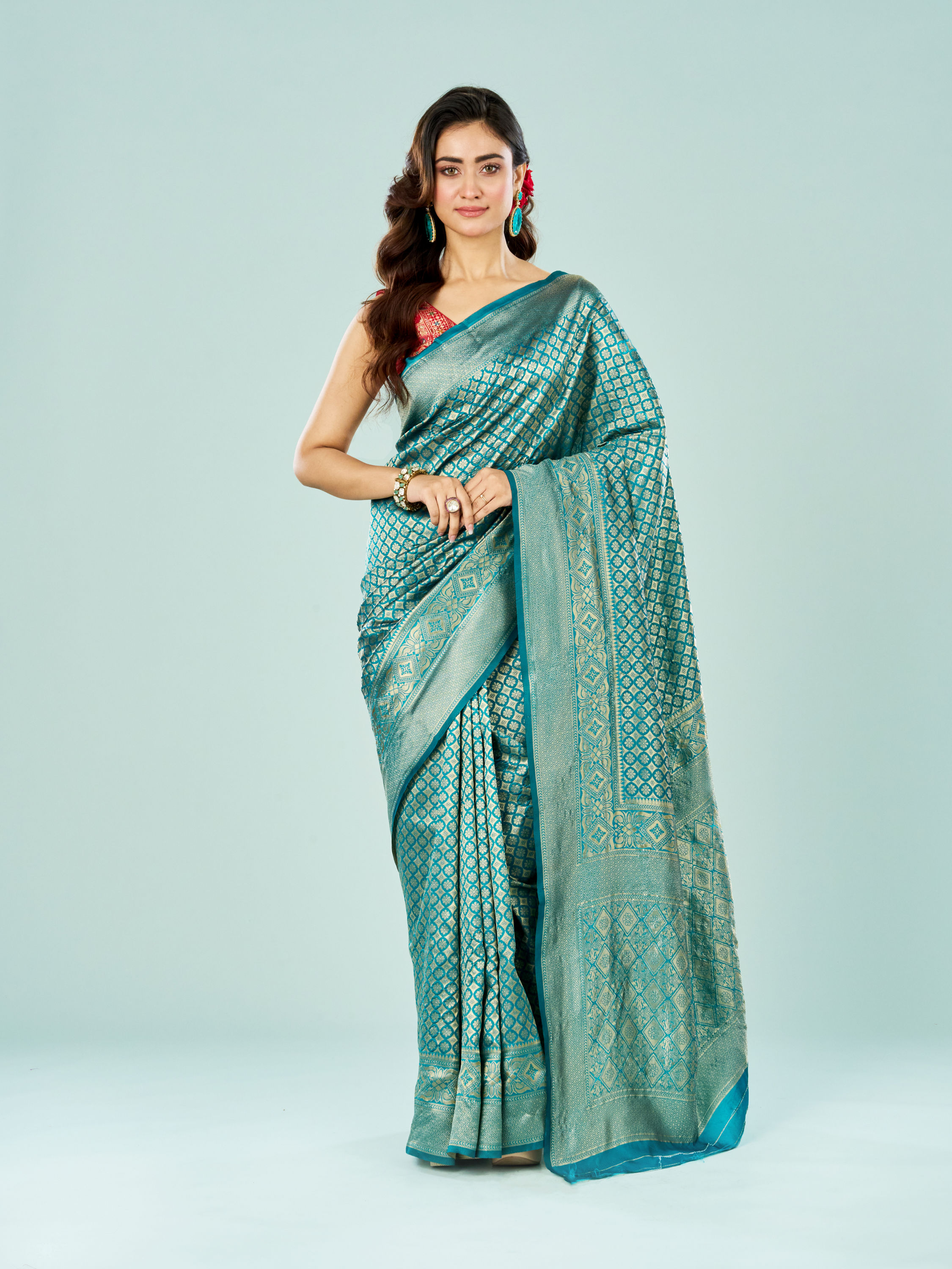 Mohey Women Emerald Dream Art Silk Saree