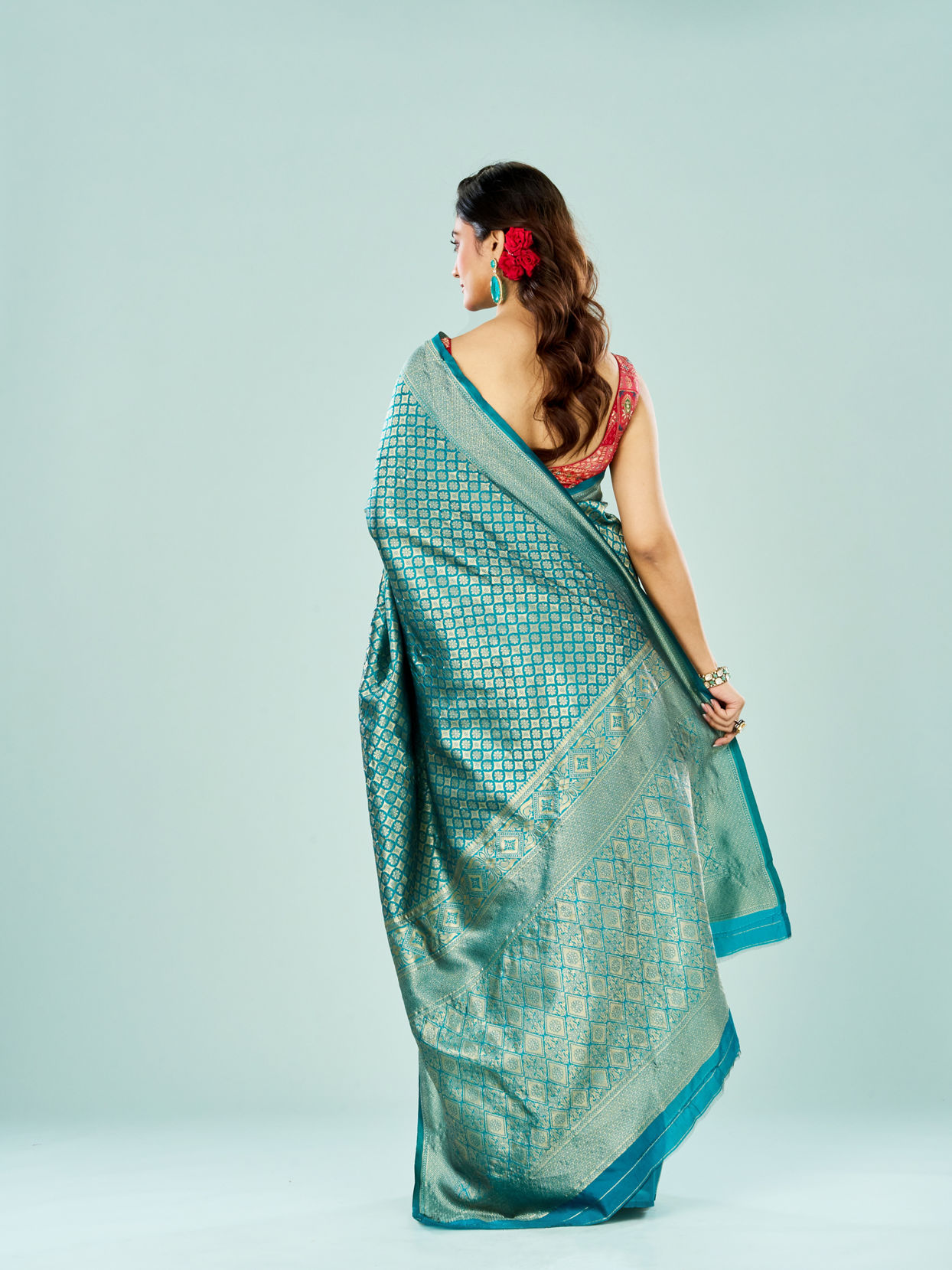 Mohey Women Emerald Dream Art Silk Saree