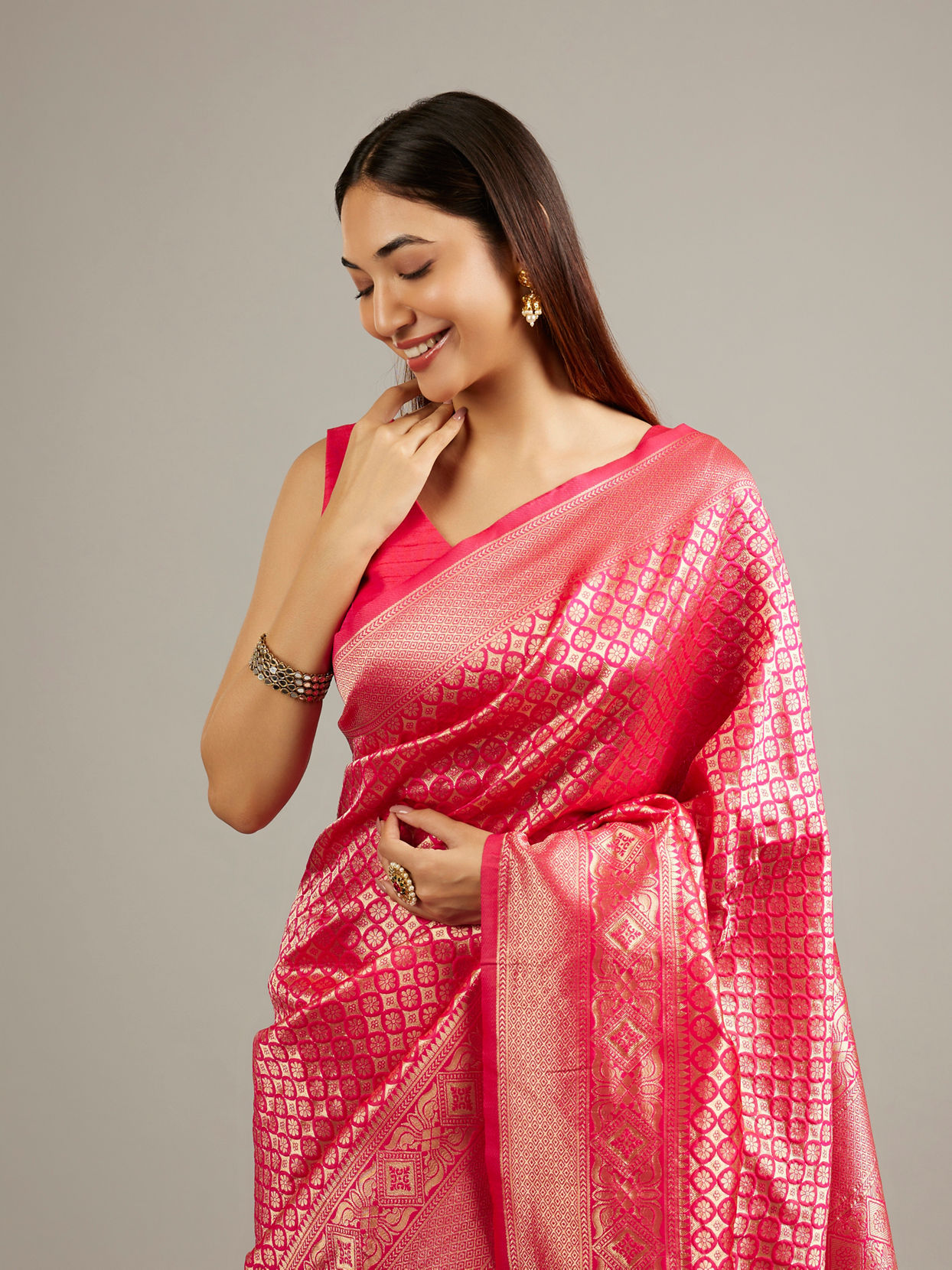 Mohey Women Rani Pink Floral Buta Patterned Saree with Intricate Borders