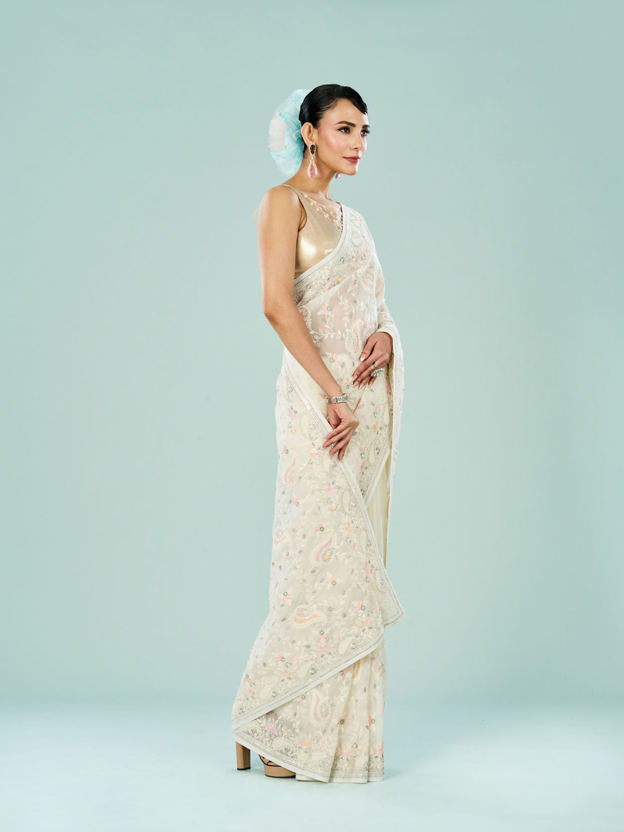 Mohey Women Elegant Cream Organza Saree