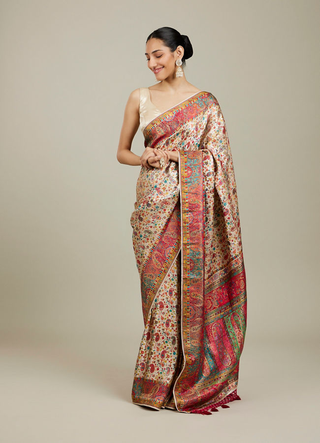 Mohey Women Cream White Floral Jaal Patterned Saree with Paisley Motifs