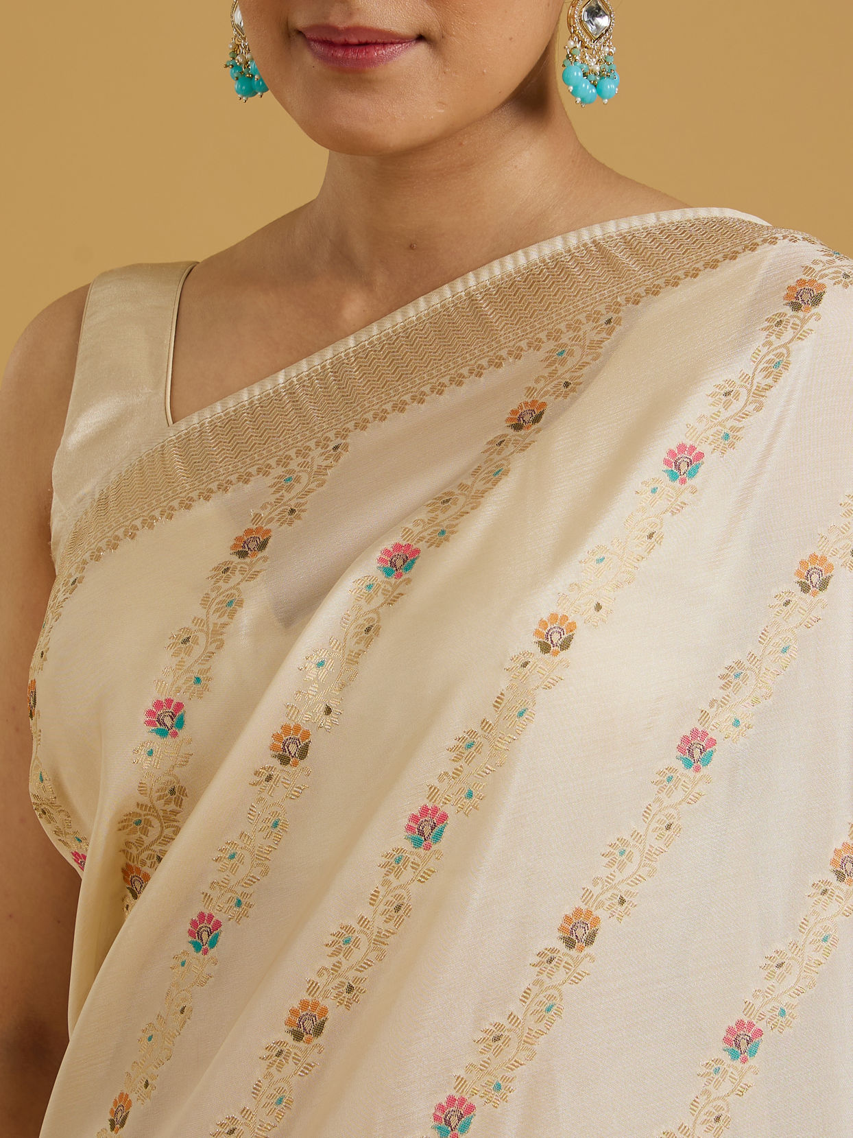 Mohey Women Cream Radiant Elegance Saree image number 3