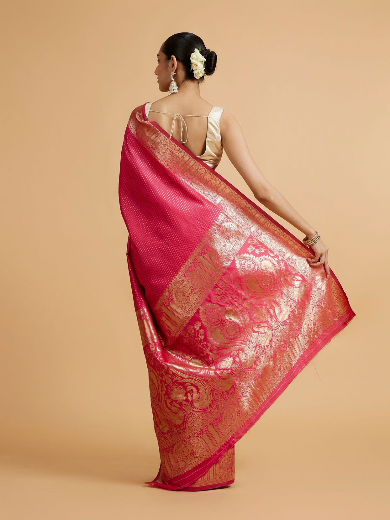 Mohey Women Rani Pink Dotted Patterned Saree with Peacock Zari Motifs on the Border