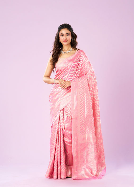Mohey Women Elegant Pink Saree