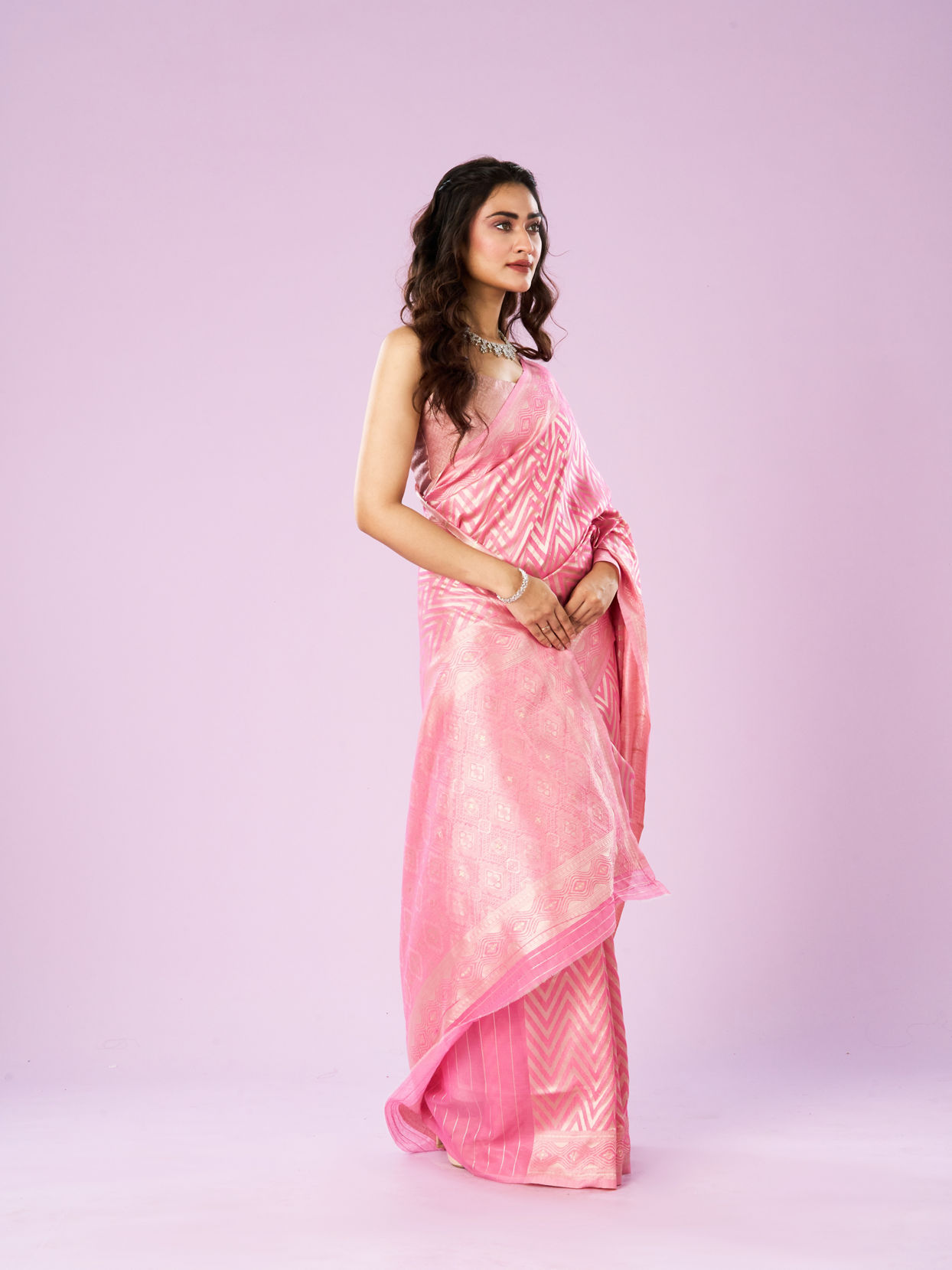 Mohey Women Elegant Pink Saree
