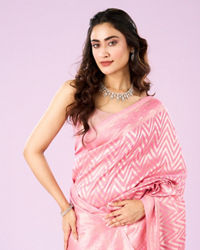 Mohey Women Elegant Pink Saree